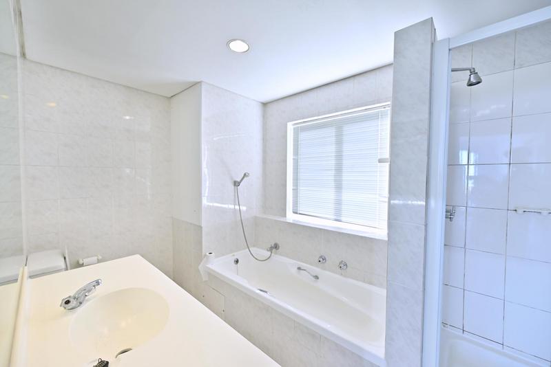 3 Bedroom Property for Sale in Dolphin Beach Western Cape